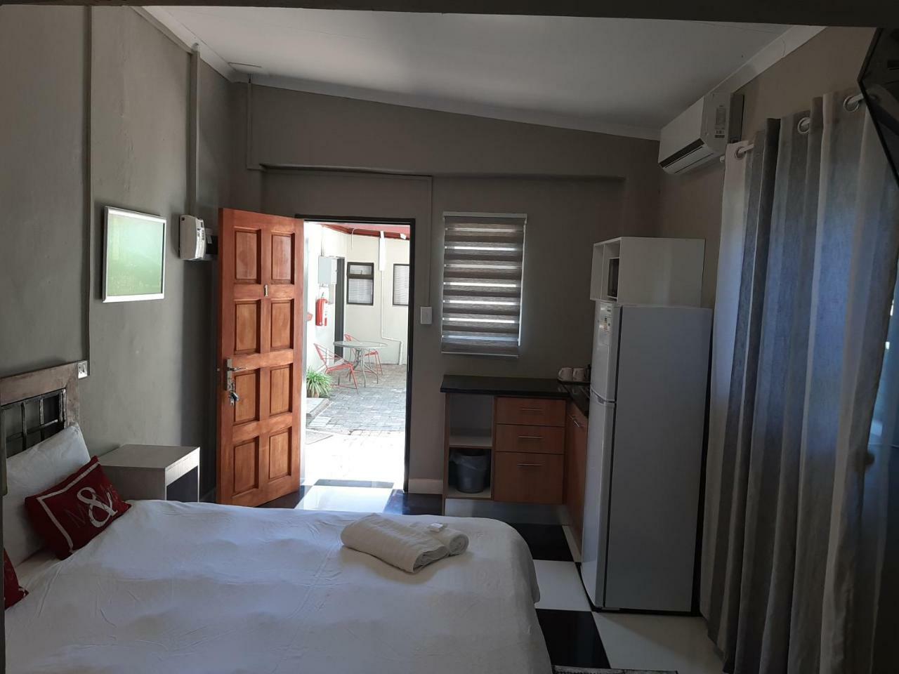 בלומפונטייין Lux Rooms On 37 מראה חיצוני תמונה